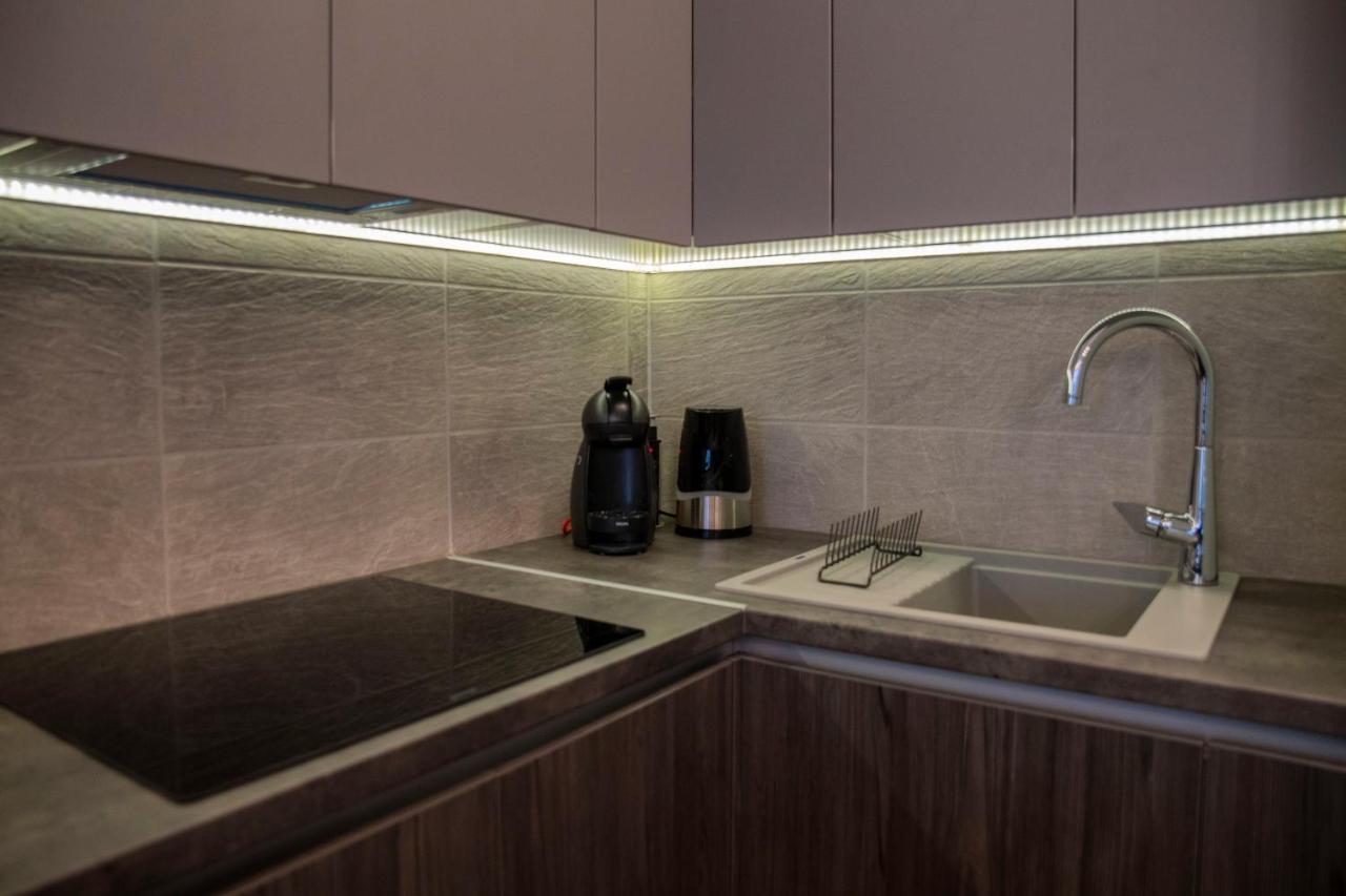 Sasadpark'S New Apartment In The West Part Of Buda Budapest Exterior photo