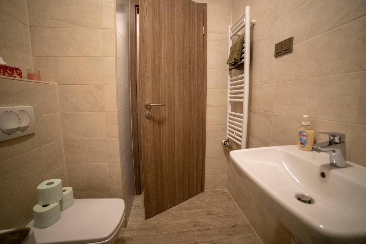 Sasadpark'S New Apartment In The West Part Of Buda Budapest Exterior photo